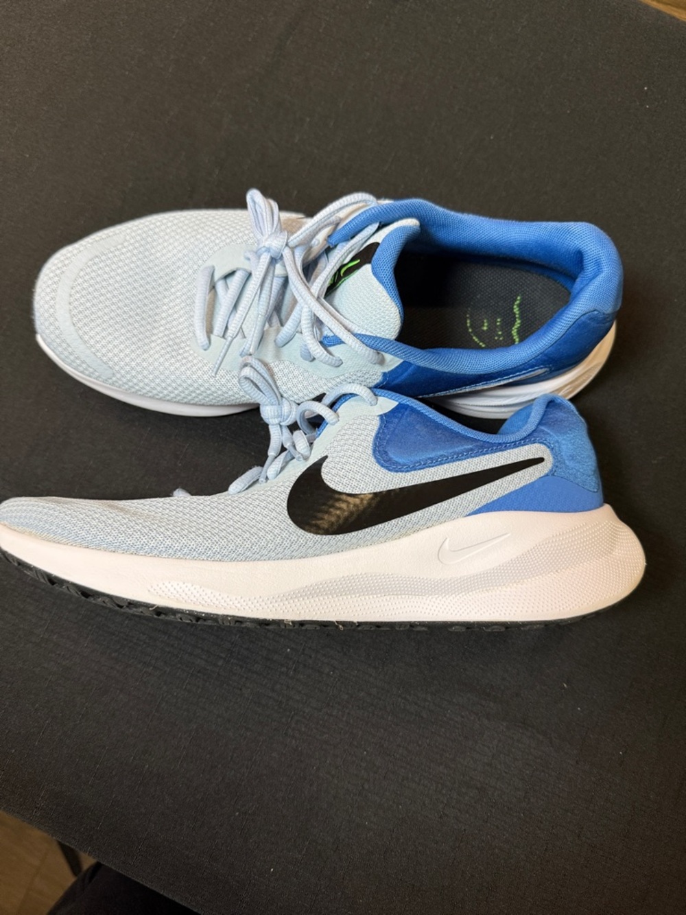 Nike Men’s Light Blue and Royal Blue Sneakers with Black Swoosh Size 11